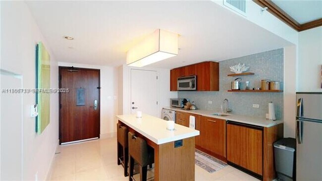 Photo - 6801 Collins Ave Unidad 6801 Collins Ave appt 710
