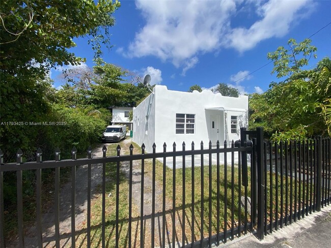 Photo - 5028 NW 3rd Ave Apartamento Unidad A