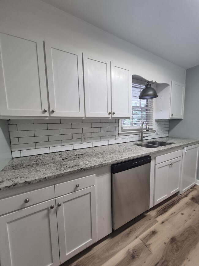 1713 Azalea Dr Unit 2