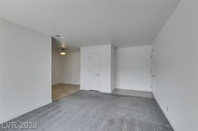 Photo - 5260 River Glen Dr Unidad 268