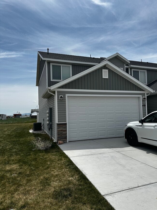 Photo - 49 Cedar Ln Townhome