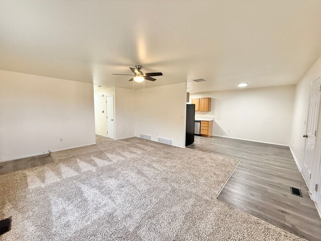 Photo - 632 E Clarion Dr Unit A