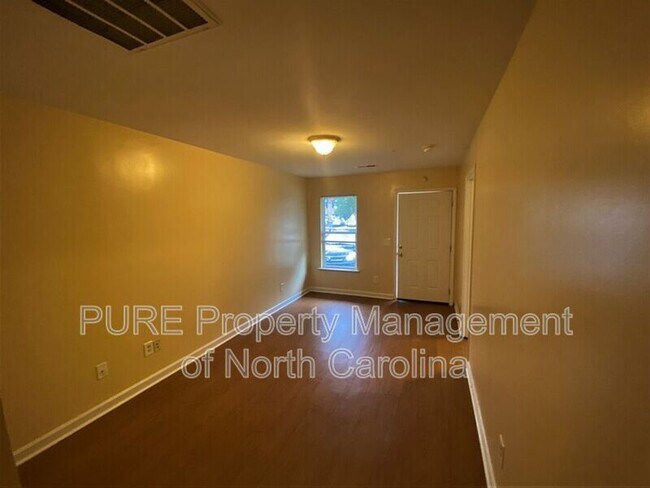 Photo - 2507 Pinnix St Unidad B