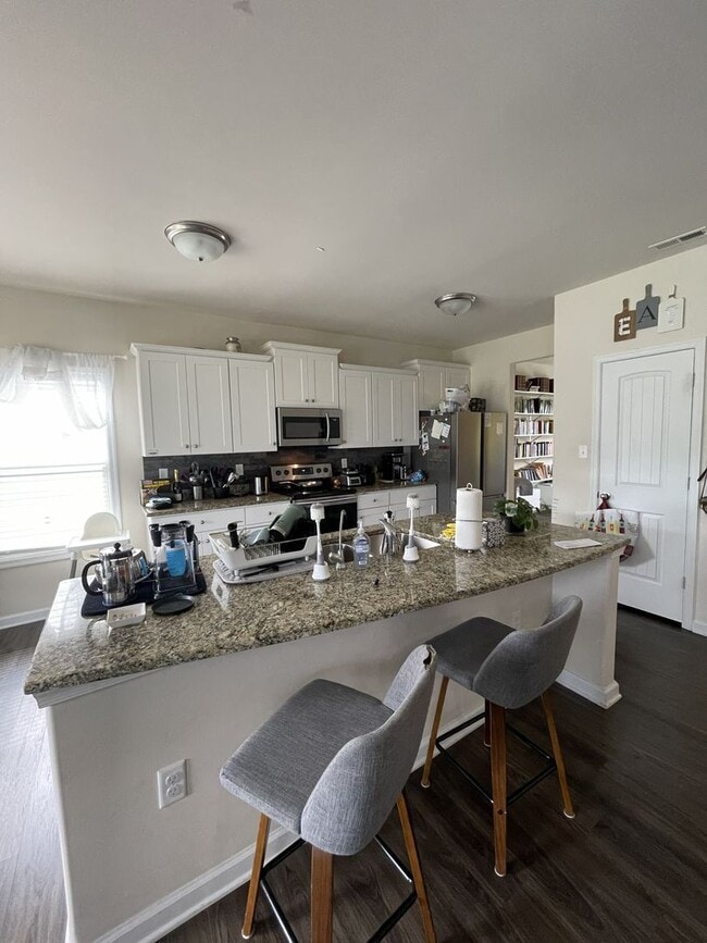 Photo - Large transitional with lots of room for entertainment on quiet cul-de-sac in Castleton Subdivision.
