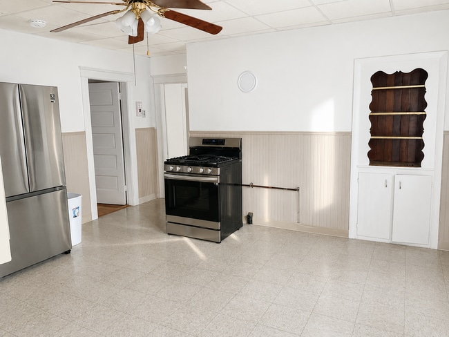 Eat In Kitchen - 98 Dana Ave Unit #2