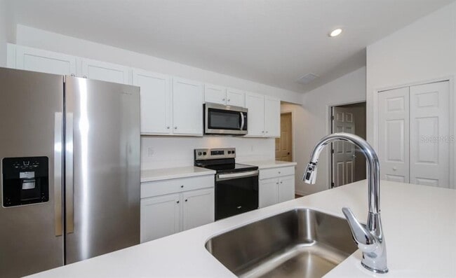 Photo - 2653 Martin St