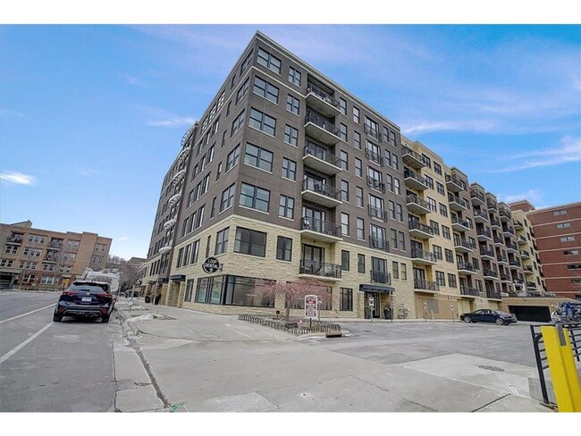 One bed, one bath loft-style condo in the ... - One bed, one bath loft-style condo in the ...