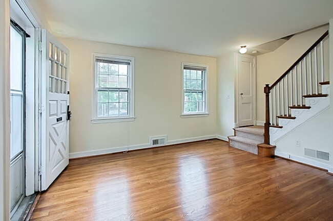 Photo - Blocks to Crystal City Metro and just minutes to Washington, D.C. via the 14th Street Bridge