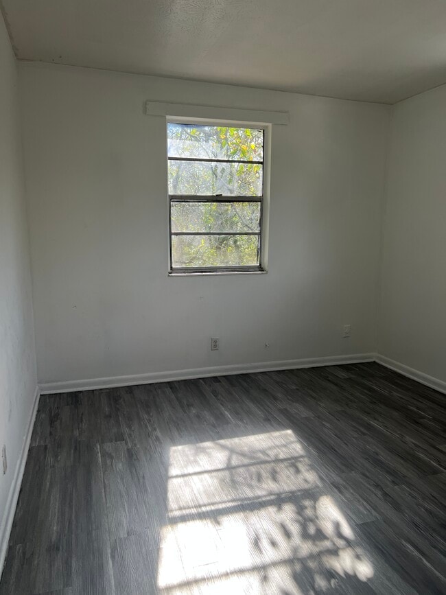 Photo - 1554 W 22nd St Unidad 4