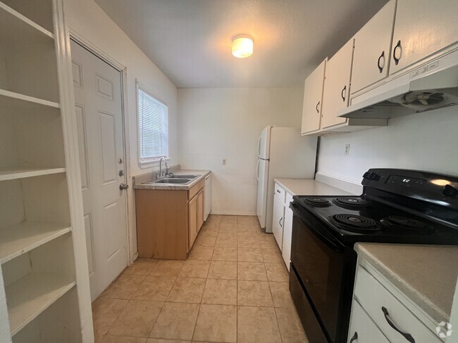 Building Photo - 809/811 Valley Rd Rental