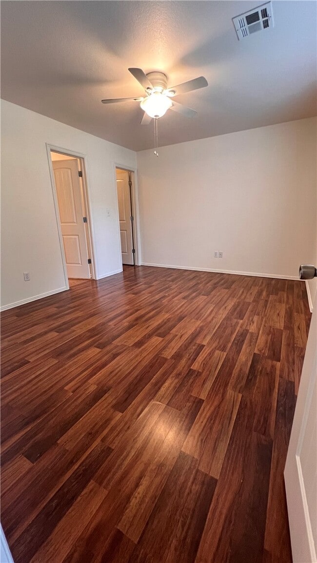 Photo - 4419 W Pecan St