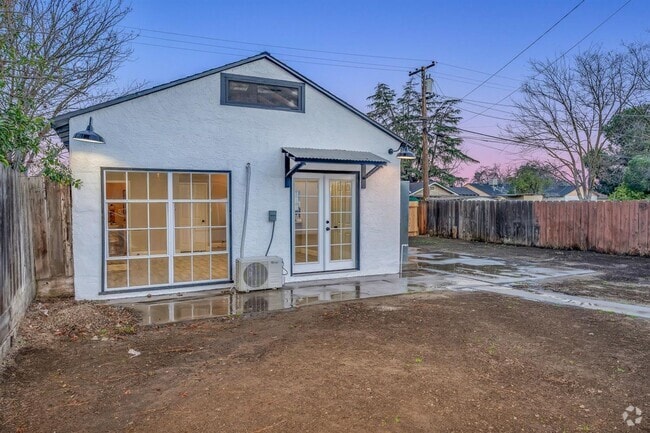 Building Photo - 1515 N Carruth Ave Unit 1515 N. Carruth Ave #B Rental
