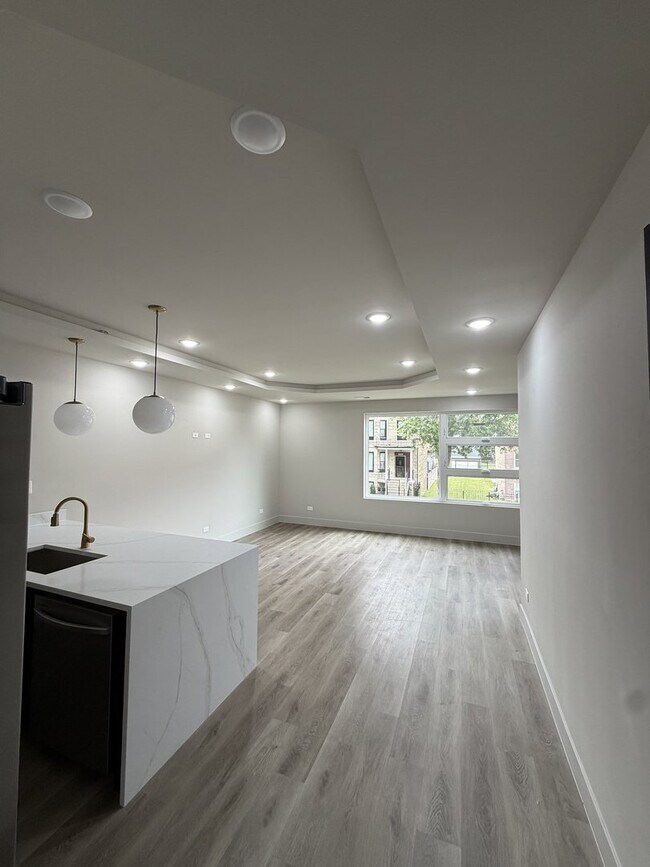 6603 S Langley Ave Unit 2