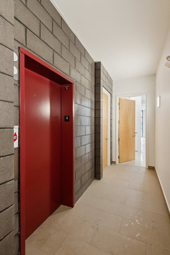 Photo - 2734 N Lincoln Ave