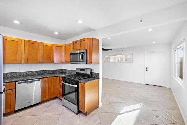 Photo - 128 W Escalones Unit B