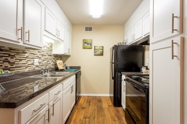 2 Bedroom Kitchen - Acasa Prosper Fairways Apartments