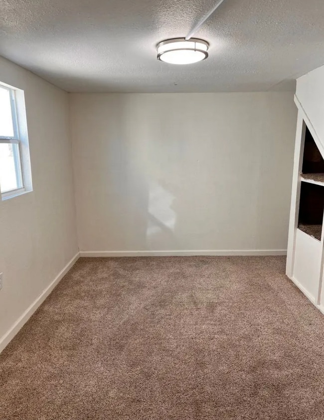 Photo - 2713 E Maine Ave