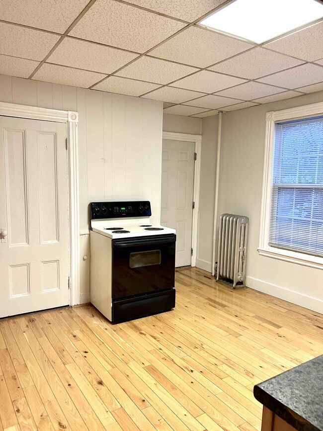 Kitchen - 583 Washington Ave Unit 2