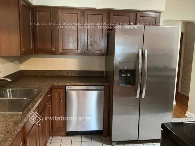 Photo - 615 2nd St SW