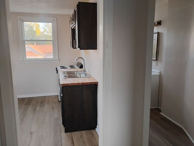 Photo - 229 W Pennsylvania St