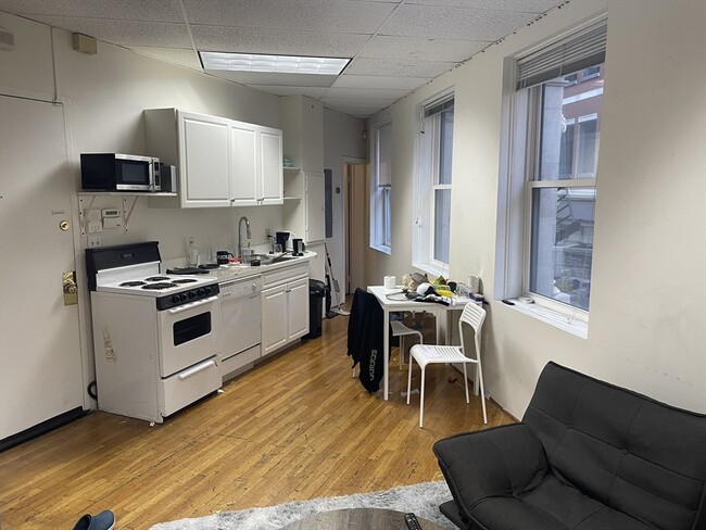 Photo - 28 Kingston St Unit 2