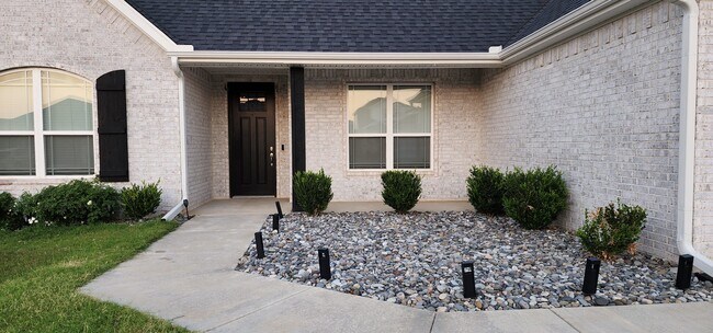 Photo - 1020 Lakeview Dr