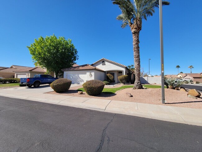 Building Photo - FREE RENT INTERESTED? DREAMY  HOME WITH DE...