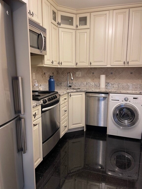 Photo - 218 Newbury St Unidad 4RR