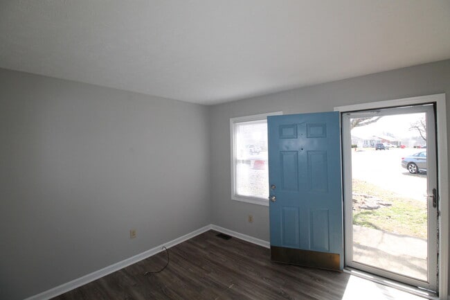 Photo - 124 Henry Ct