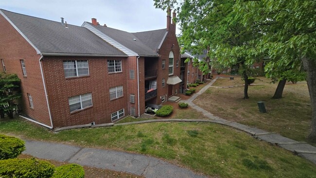 Building Photo - 6 Louisburg Square Unit 8