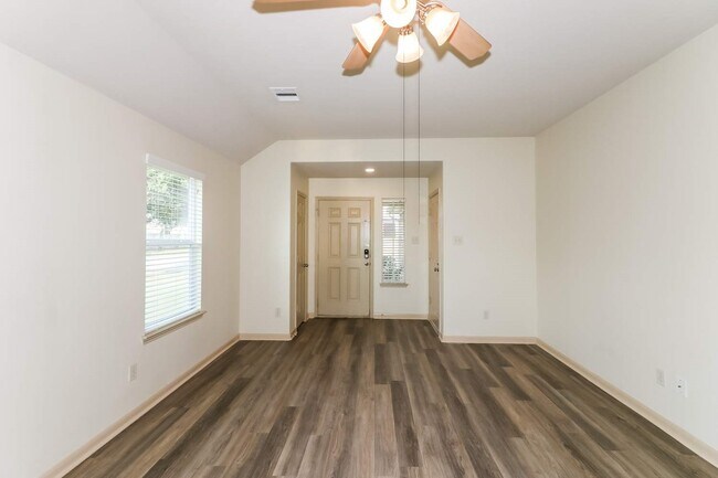 Photo - 931 Frontera Ct