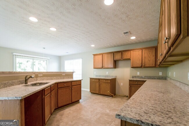 Photo - 2791 Groovers Lake Point