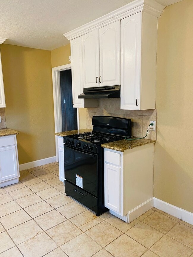 Photo - 5535 S Kenneth Ave