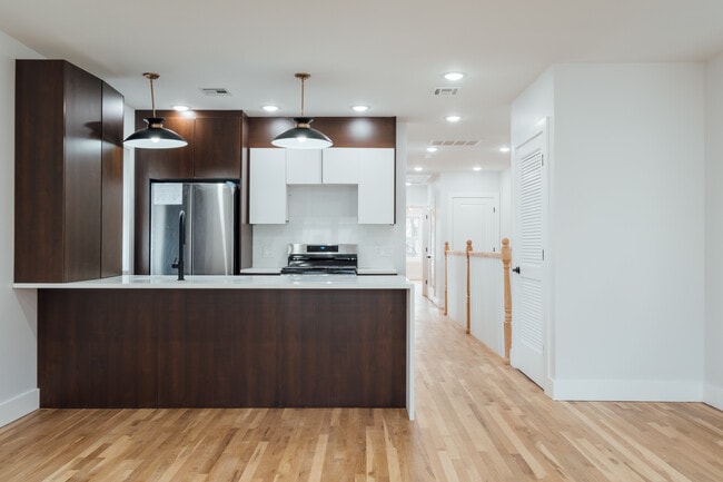 Photo - 90 Hollywood Ave Unit 2