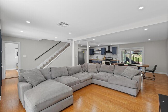 Photo - 3400 Santa Fe Dr