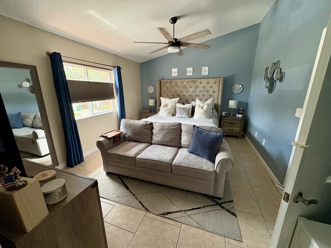 Photo - 4901 Palm Garden Ln