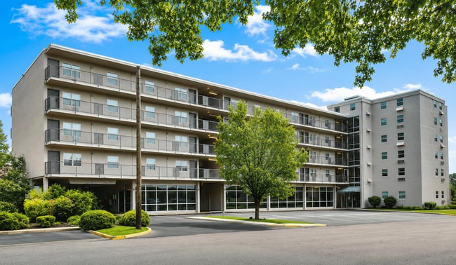 Photo - Deville Manor Apartments