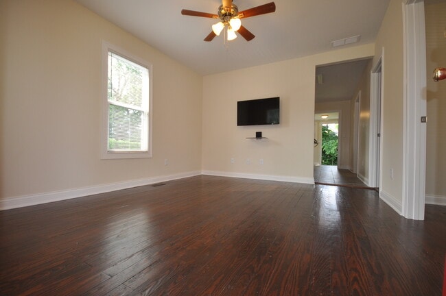 Photo - Sea Hero - Pre-Leasing for Fall Semester 2026