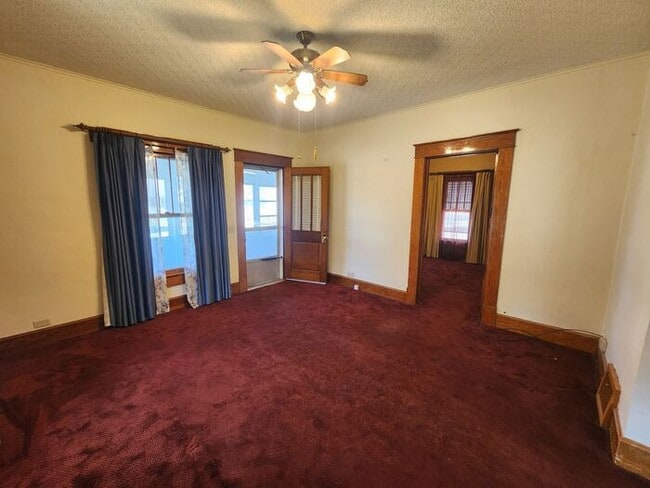 Photo - 1 Bedroom House Near Shopping, Parks and Little League Field
