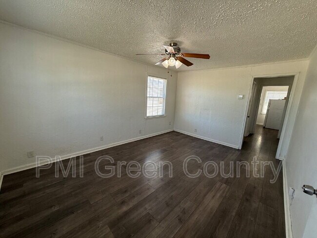 Photo - 3932 E 1st St