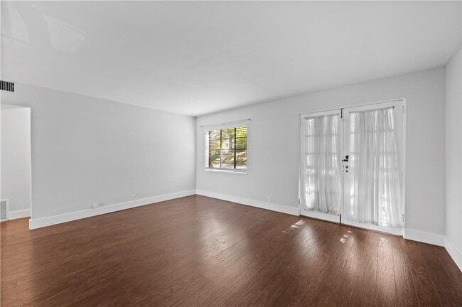 Photo - 1370 Chalmette Dr NE Unidad 2