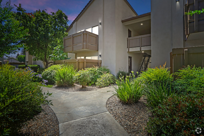 Building Photo - 3701 Colonial Dr Unit 37 Rental