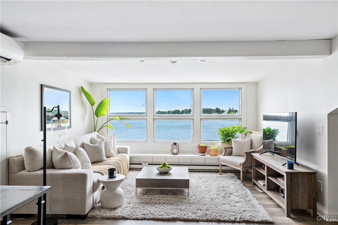 Photo - 38 E Genesee St