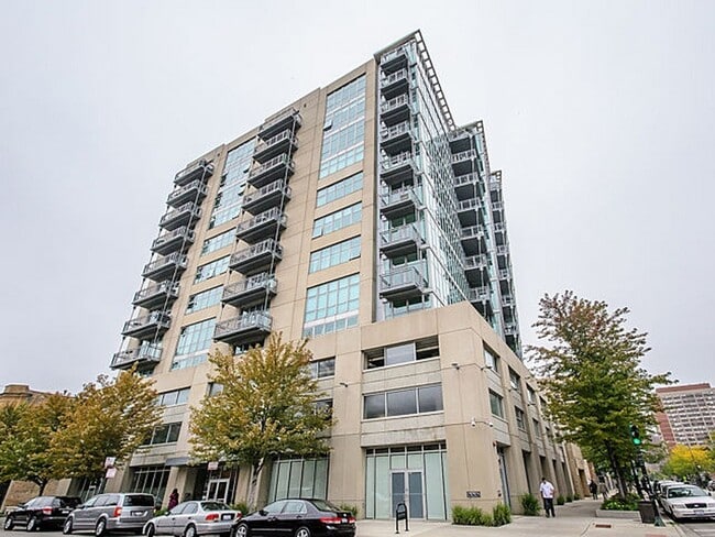 Photo - 1000 W Leland Ave Condo Unit #  09C