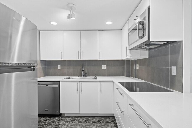 Photo - 1913 S Ocean Dr Unit 208A