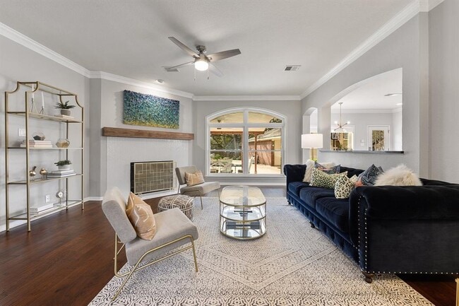 Photo - 5823 Van Winkle Ln