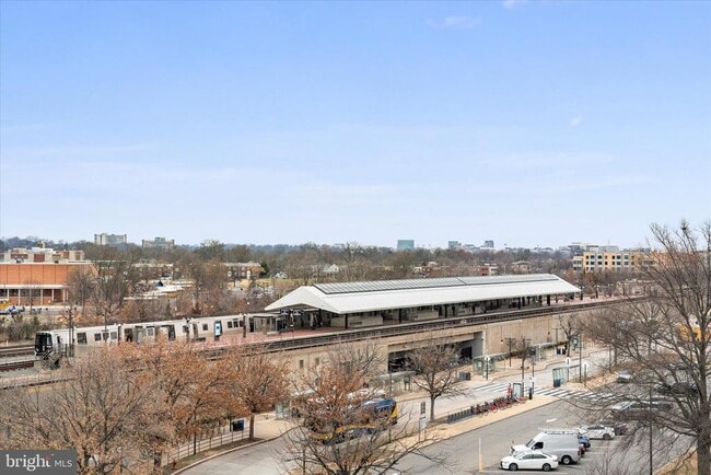 Photo - 545 E Braddock Rd Unit 602