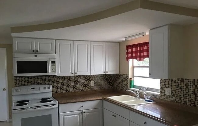 Photo - 4050 Chesswood Dr