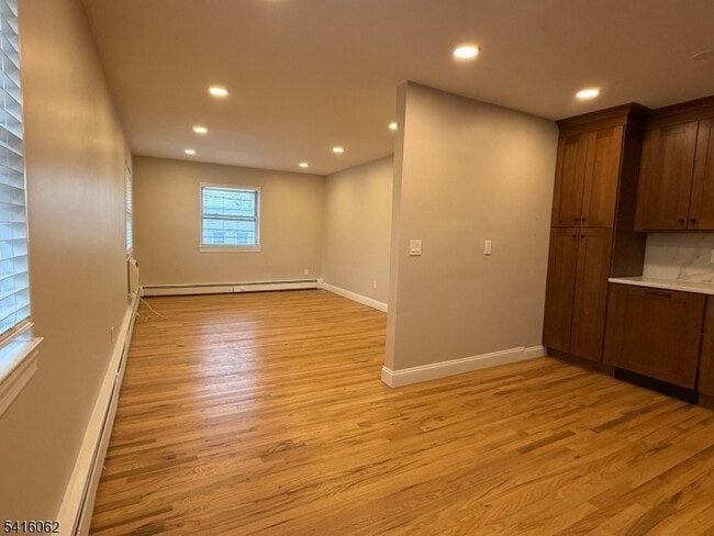 Photo - 93 Centre St