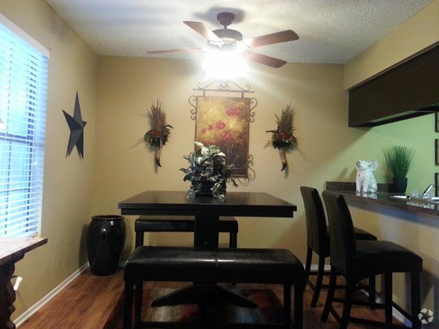 Dining Room - River Ranch Apartments